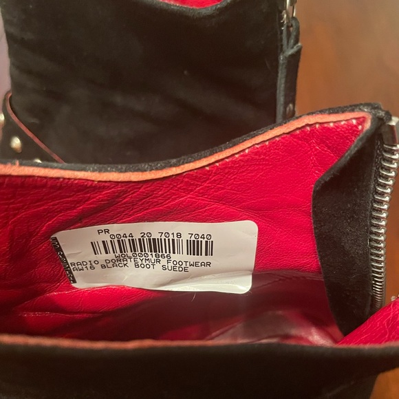 RARE Black Radio Dorateymur Suede Boots - Picture 6 of 10